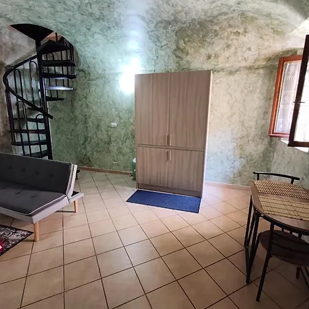 Secret Zen House In The Center With Free Parking & Automatic 24 Hours Check-in * Casale Monferrato