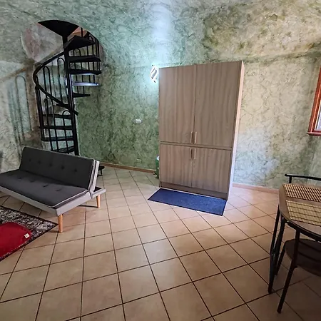 Apartmán Secret Zen House In The Center With Free Parking & Automatic 24 Hours Check-in Casale Monferrato