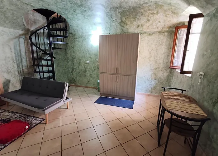 Secret Zen House In The Center With Free Parking & Automatic 24 Hours Check-in * Casale Monferrato